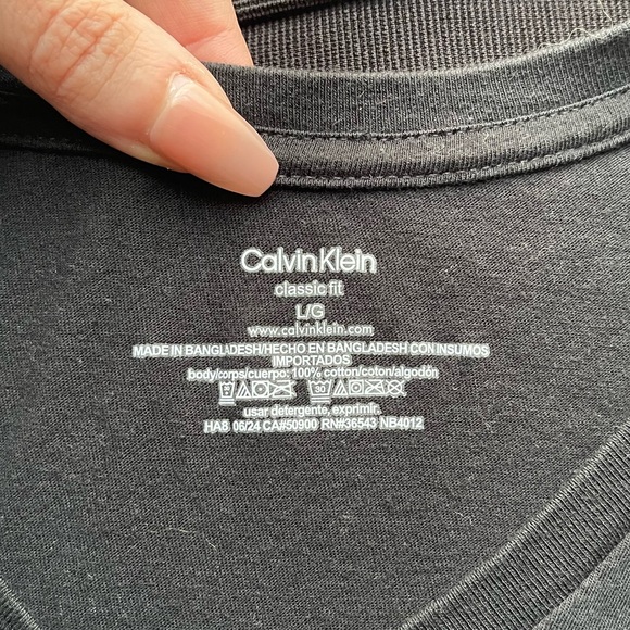 Calvin Klein Black V-Neck T-Shirt - Picture 4 of 4